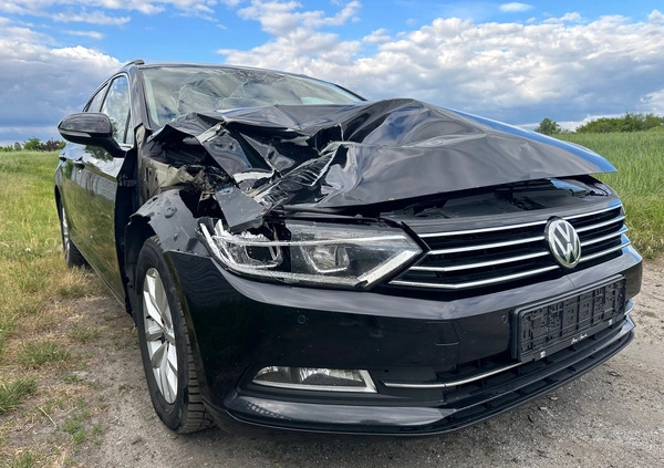 Volkswagen Passat cena 24900 przebieg: 280000, rok produkcji 2015 z Choszczno małe 352